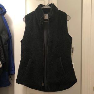 Old Navy M Black Sherpa Fur Vest